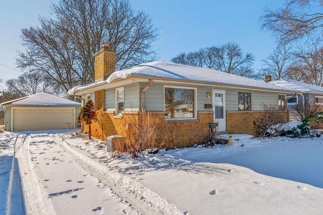 10525 W Custer AVENUE, Milwaukee, WI 53225