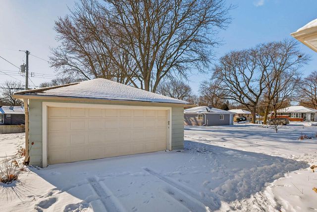 10525 W Custer AVENUE, Milwaukee, WI 53225