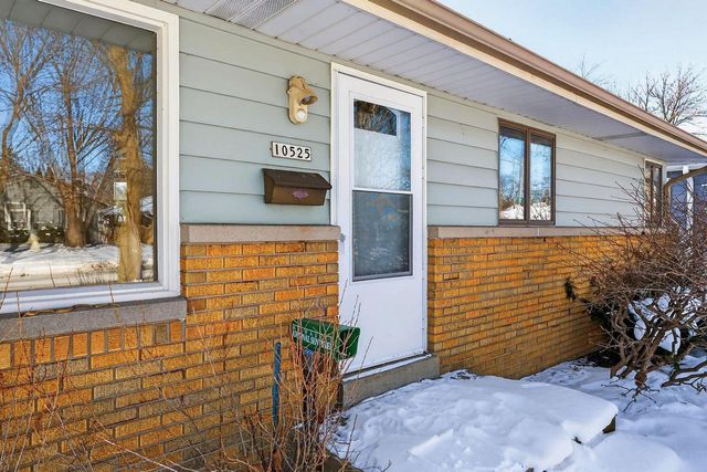 10525 W Custer AVENUE, Milwaukee, WI 53225