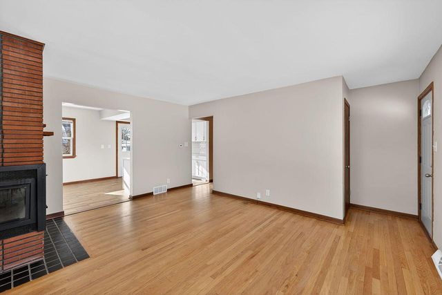 10525 W Custer AVENUE, Milwaukee, WI 53225