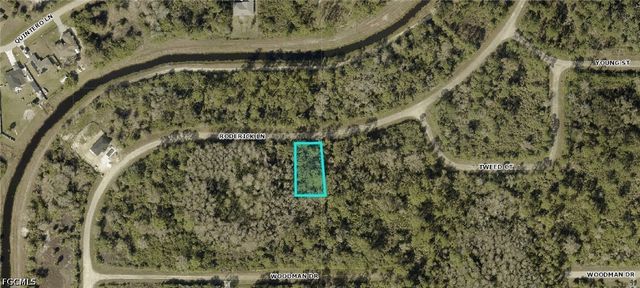 1932 Roderick LN, Lehigh Acres, FL 33972