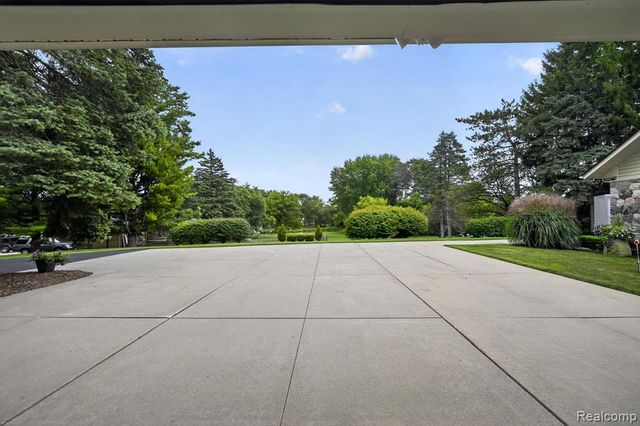 8700 30 Mile Road, Washington, MI 48095
