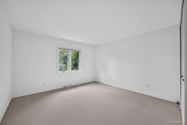 8700 30 Mile Road, Washington, MI 48095