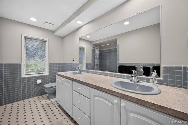 8700 30 Mile Road, Washington, MI 48095