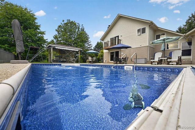 8700 30 Mile Road, Washington, MI 48095