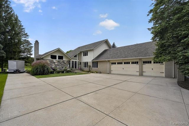 8700 30 Mile Road, Washington, MI 48095