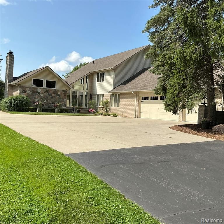 8700 30 Mile Road, Washington, MI 48095