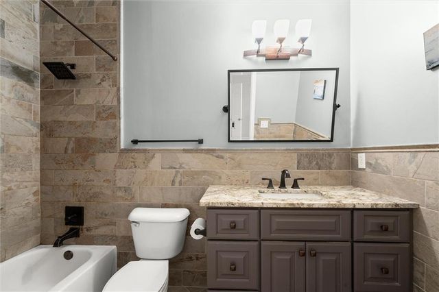 8925 Pinehurst Cove, Duluth, GA 30097