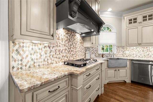 8925 Pinehurst Cove, Duluth, GA 30097