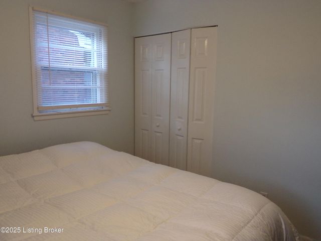 9409 Doewood Ln, Louisville, KY 40291