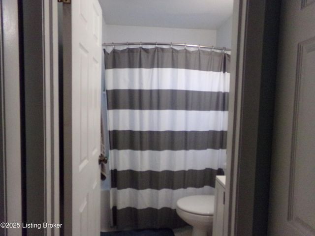 9409 Doewood Ln, Louisville, KY 40291