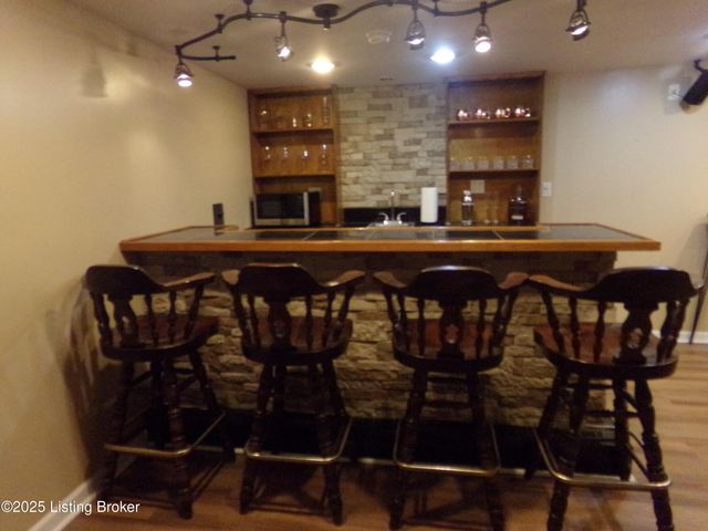 9409 Doewood Ln, Louisville, KY 40291