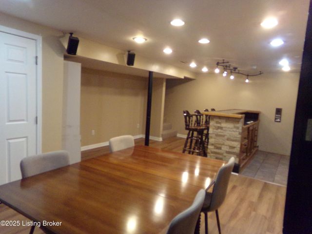 9409 Doewood Ln, Louisville, KY 40291