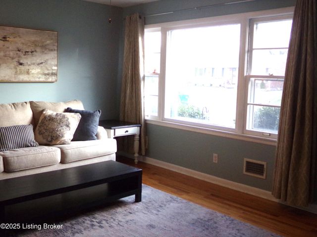 9409 Doewood Ln, Louisville, KY 40291