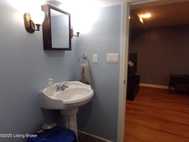 9409 Doewood Ln, Louisville, KY 40291