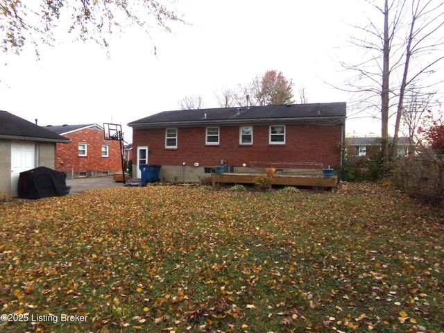 9409 Doewood Ln, Louisville, KY 40291