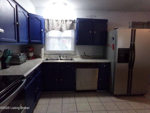 9409 Doewood Ln, Louisville, KY 40291