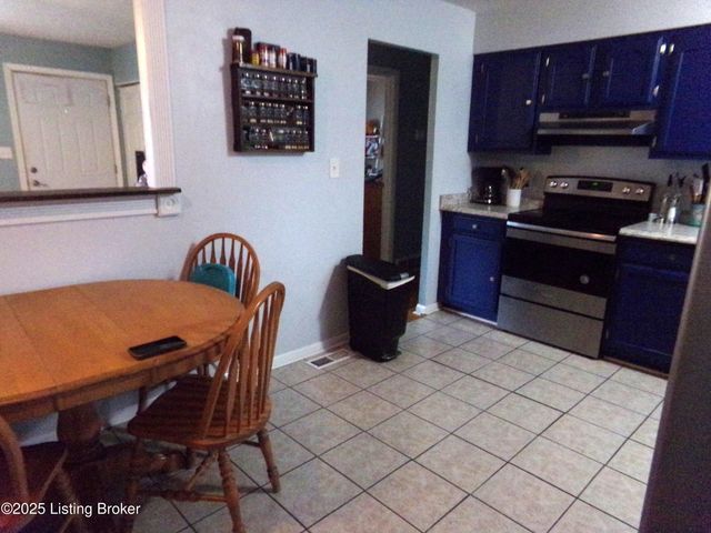 9409 Doewood Ln, Louisville, KY 40291