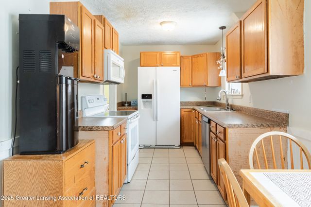 200 Mosley Avenue, Lansing, MI 48906