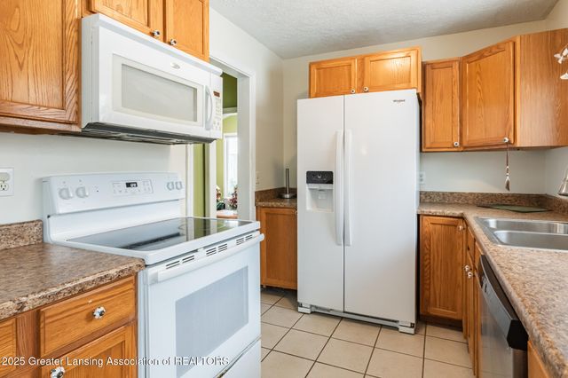 200 Mosley Avenue, Lansing, MI 48906