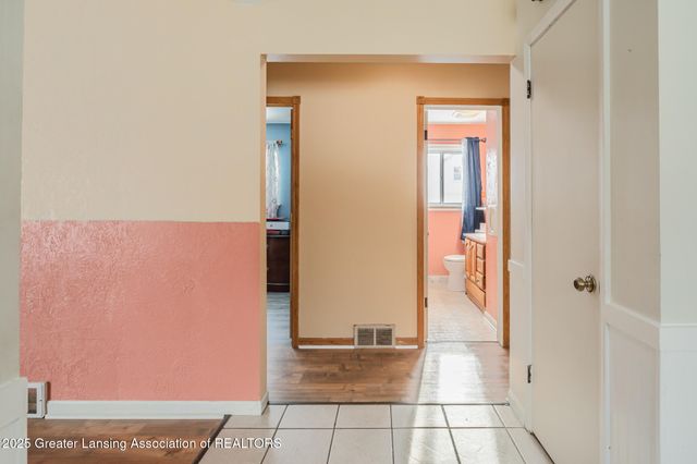 200 Mosley Avenue, Lansing, MI 48906