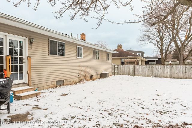 200 Mosley Avenue, Lansing, MI 48906