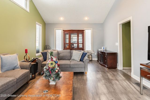 200 Mosley Avenue, Lansing, MI 48906