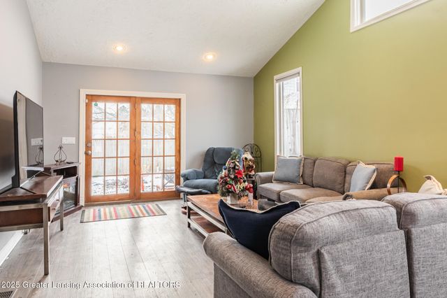 200 Mosley Avenue, Lansing, MI 48906