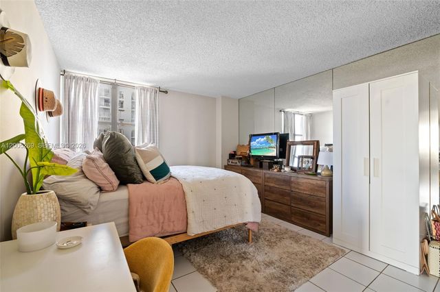 2555 Collins Avenue 1002, Miami Beach, FL 33140