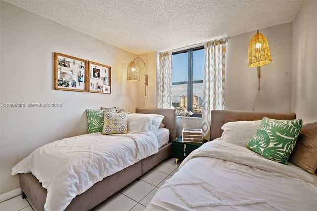 2555 Collins Avenue 1002, Miami Beach, FL 33140