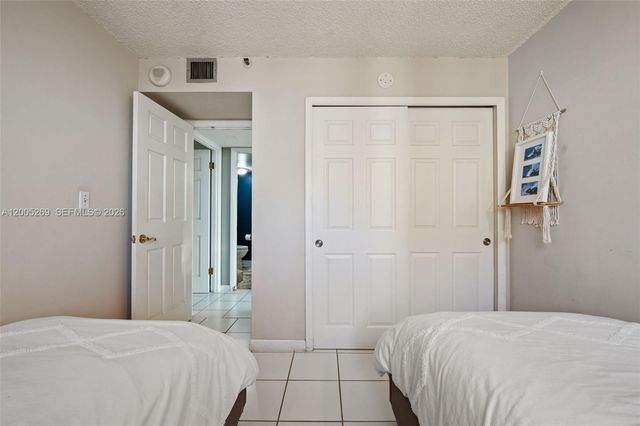 2555 Collins Avenue 1002, Miami Beach, FL 33140