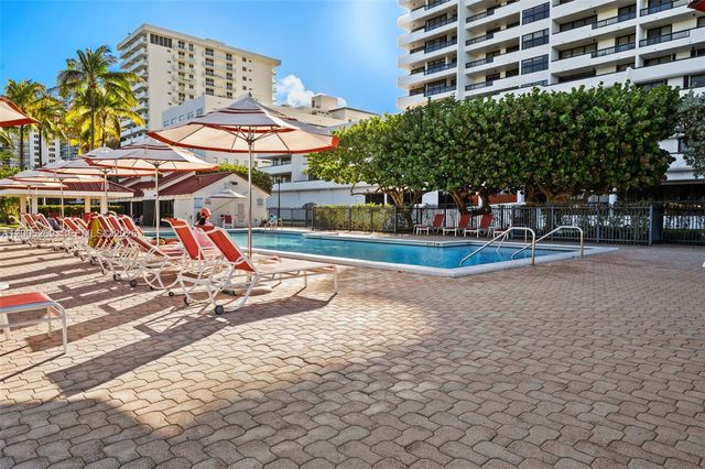 2555 Collins Avenue 1002, Miami Beach, FL 33140