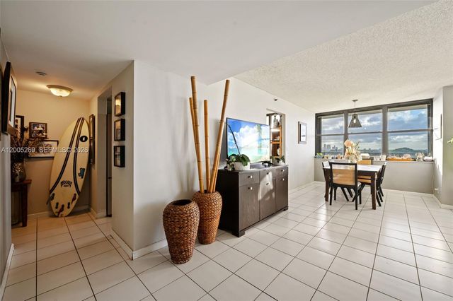 2555 Collins Avenue 1002, Miami Beach, FL 33140