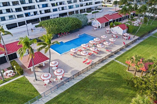 2555 Collins Avenue 1002, Miami Beach, FL 33140