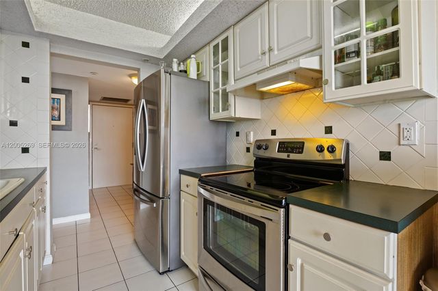 2555 Collins Avenue 1002, Miami Beach, FL 33140