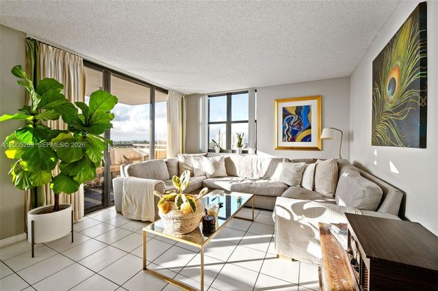 2555 Collins Avenue 1002, Miami Beach, FL 33140