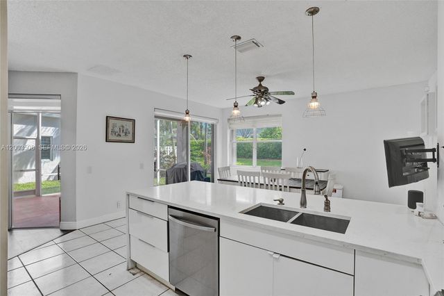 636 Sand Creek Cir, Weston, FL 33327