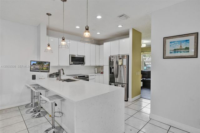 636 Sand Creek Cir, Weston, FL 33327
