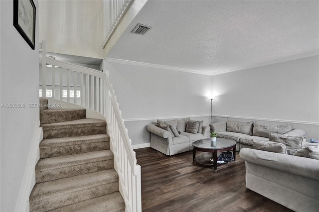 636 Sand Creek Cir, Weston, FL 33327