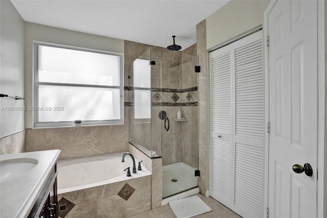 636 Sand Creek Cir, Weston, FL 33327