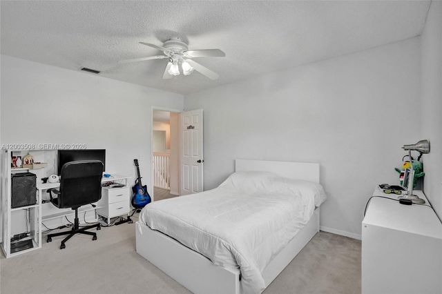 636 Sand Creek Cir, Weston, FL 33327