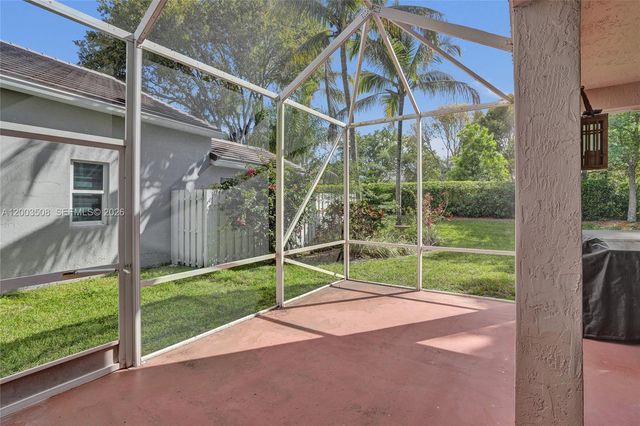 636 Sand Creek Cir, Weston, FL 33327
