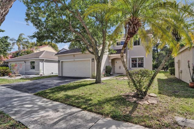 636 Sand Creek Cir, Weston, FL 33327
