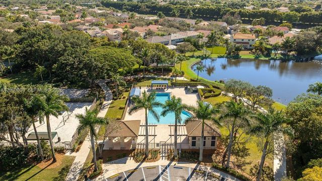 636 Sand Creek Cir, Weston, FL 33327
