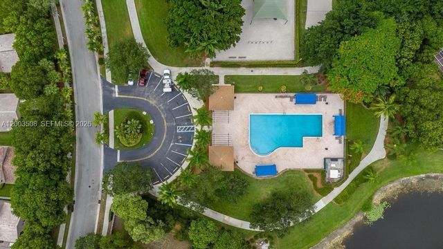 636 Sand Creek Cir, Weston, FL 33327