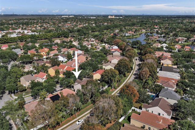 636 Sand Creek Cir, Weston, FL 33327