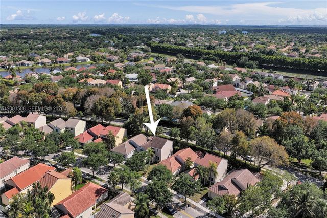 636 Sand Creek Cir, Weston, FL 33327