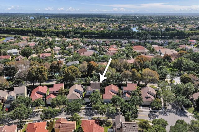 636 Sand Creek Cir, Weston, FL 33327
