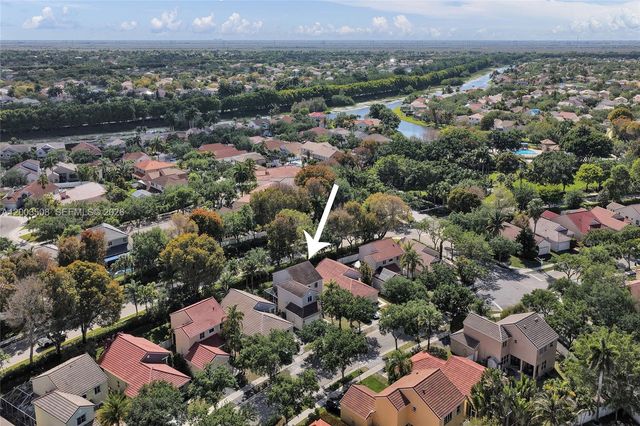 636 Sand Creek Cir, Weston, FL 33327