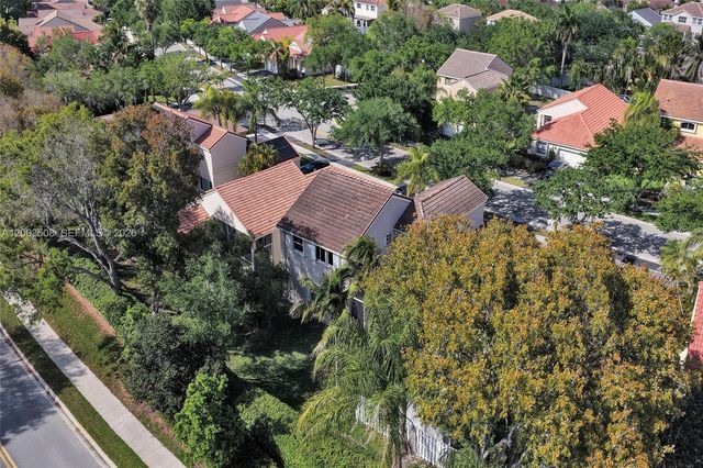 636 Sand Creek Cir, Weston, FL 33327